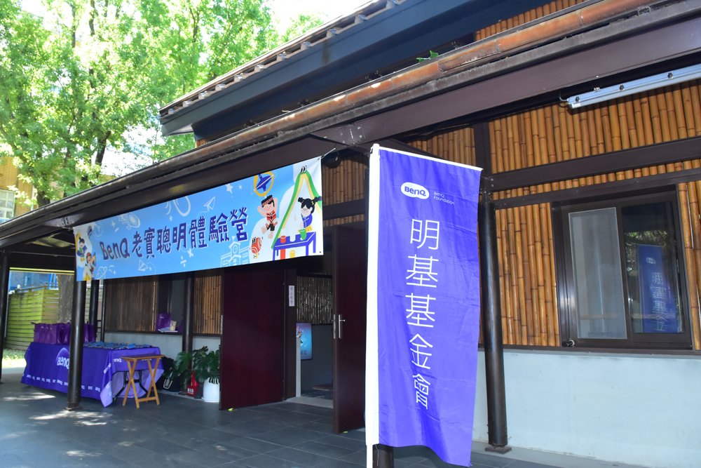 <br />
<b>Notice</b>:  Undefined index: msg_title in <b>/home/gibenqfo/public_html/modules/feature-slider_benq_detail.php</b> on line <b>54</b><br />
