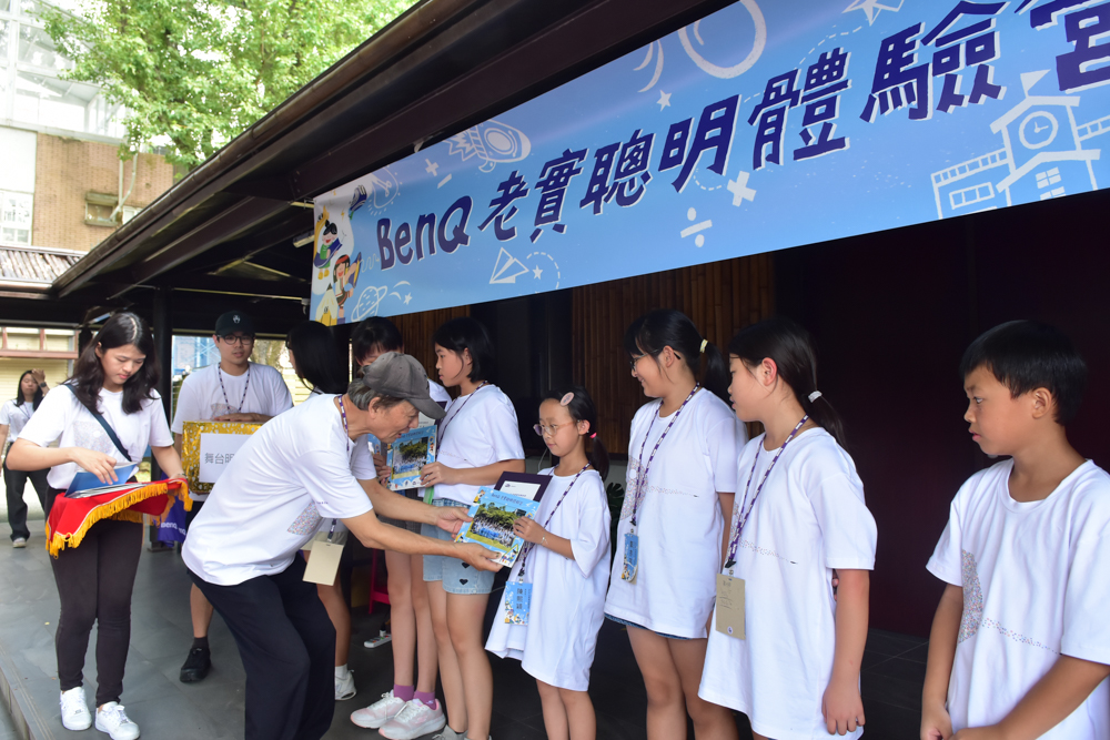 <br />
<b>Notice</b>:  Undefined index: msg_title in <b>/home/gibenqfo/public_html/modules/feature-slider_benq_detail.php</b> on line <b>54</b><br />
