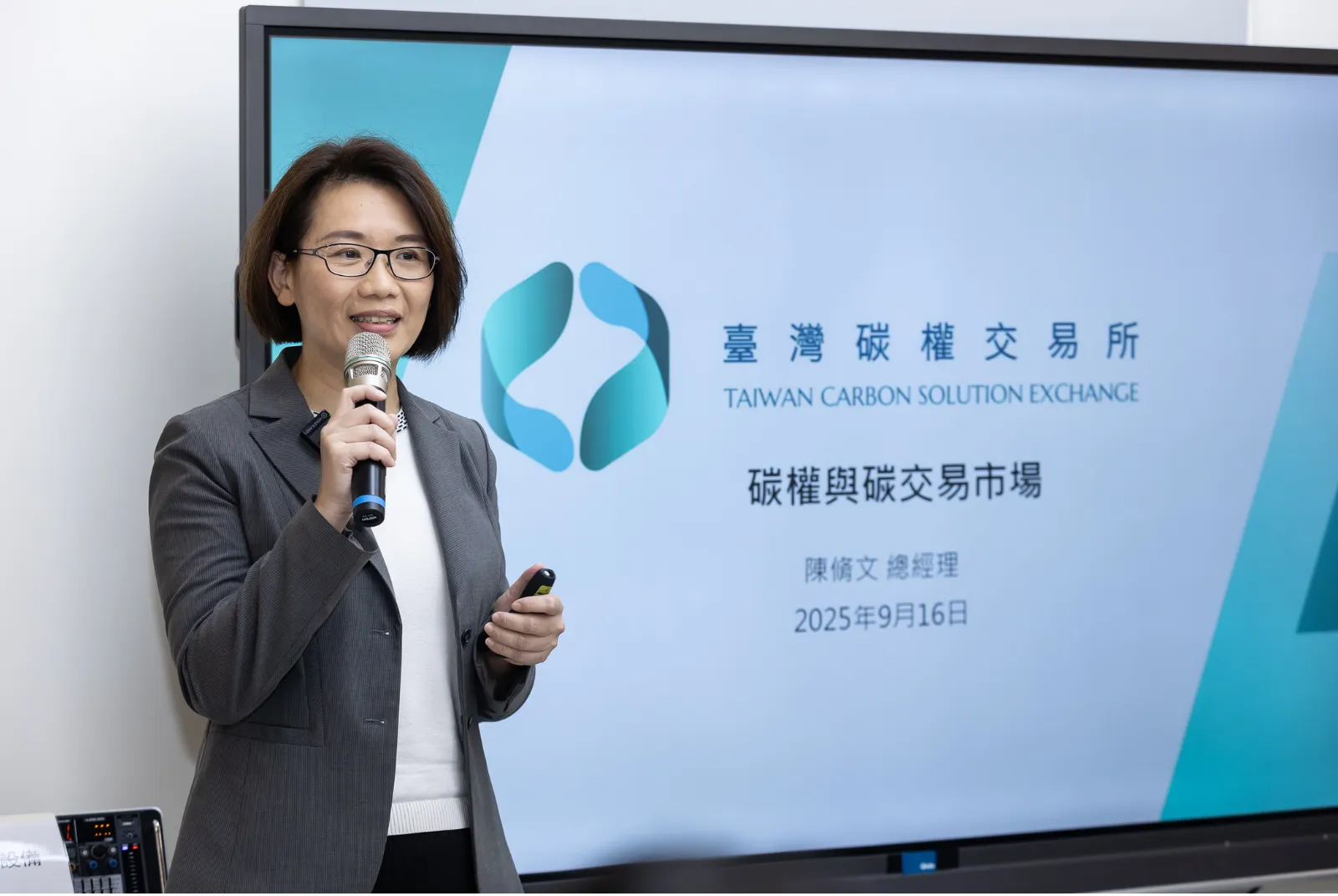 <br />
<b>Notice</b>:  Undefined index: msg_title in <b>/home/gibenqfo/public_html/modules/feature-slider_benq_detail.php</b> on line <b>54</b><br />
