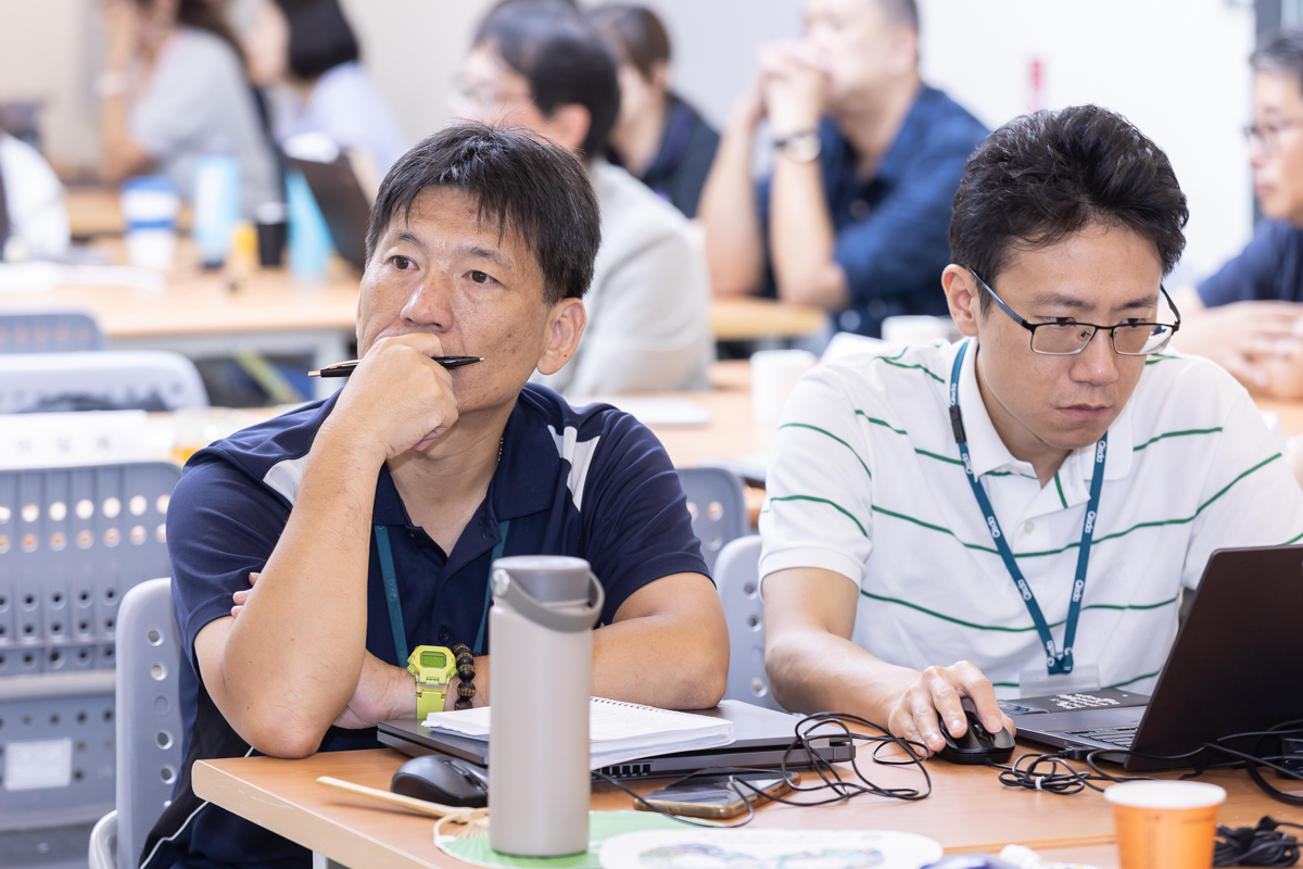 <br />
<b>Notice</b>:  Undefined index: msg_title in <b>/home/gibenqfo/public_html/modules/feature-slider_benq_detail.php</b> on line <b>54</b><br />
