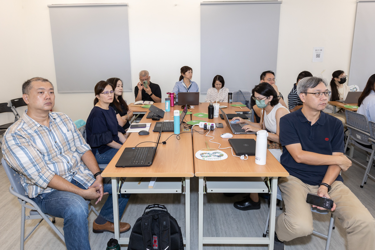 <br />
<b>Notice</b>:  Undefined index: msg_title in <b>/home/gibenqfo/public_html/modules/feature-slider_benq_detail.php</b> on line <b>54</b><br />
