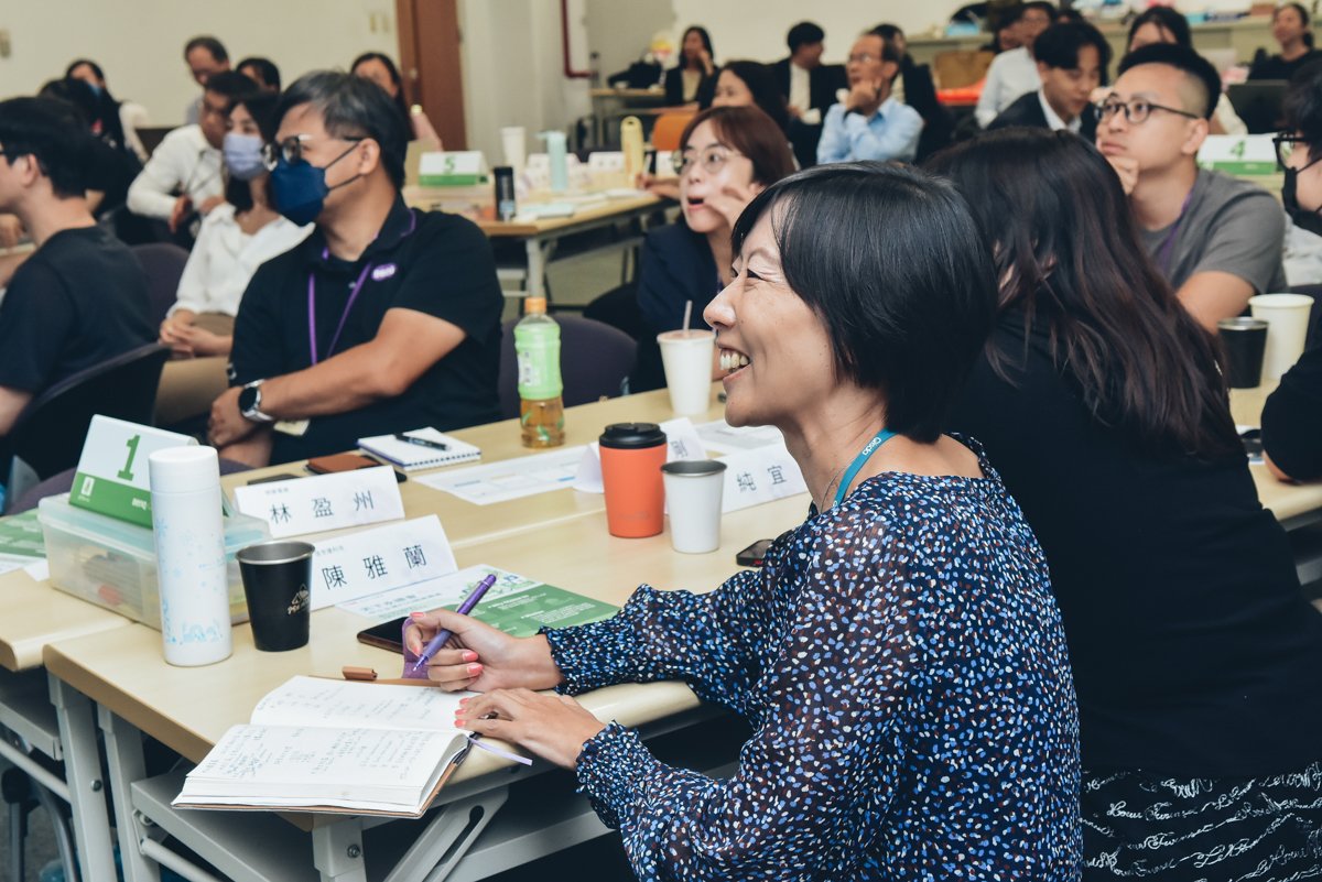 <br />
<b>Notice</b>:  Undefined index: msg_title in <b>/home/gibenqfo/public_html/modules/feature-slider_benq_detail.php</b> on line <b>54</b><br />
