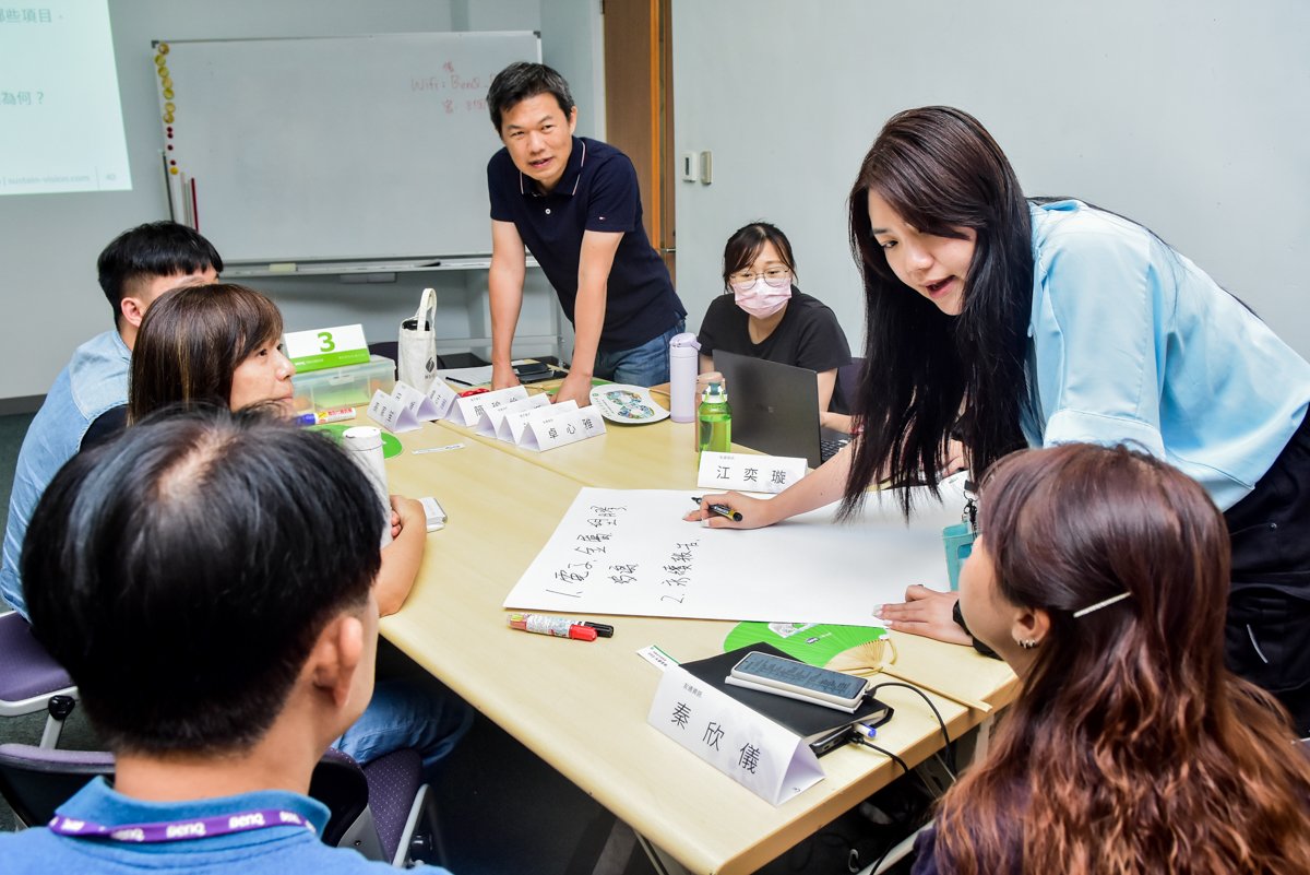 <br />
<b>Notice</b>:  Undefined index: msg_title in <b>/home/gibenqfo/public_html/modules/feature-slider_benq_detail.php</b> on line <b>54</b><br />
