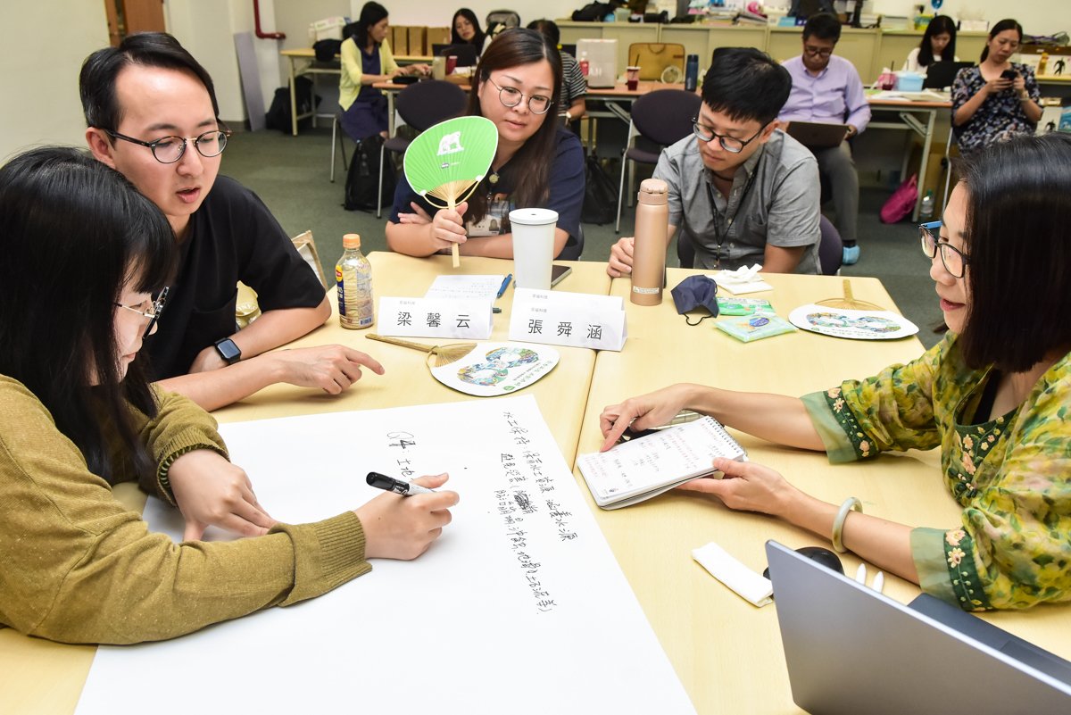 <br />
<b>Notice</b>:  Undefined index: msg_title in <b>/home/gibenqfo/public_html/modules/feature-slider_benq_detail.php</b> on line <b>54</b><br />
