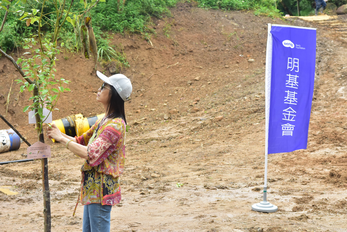 <br />
<b>Notice</b>:  Undefined index: msg_title in <b>/home/gibenqfo/public_html/modules/feature-slider_benq_detail.php</b> on line <b>54</b><br />
