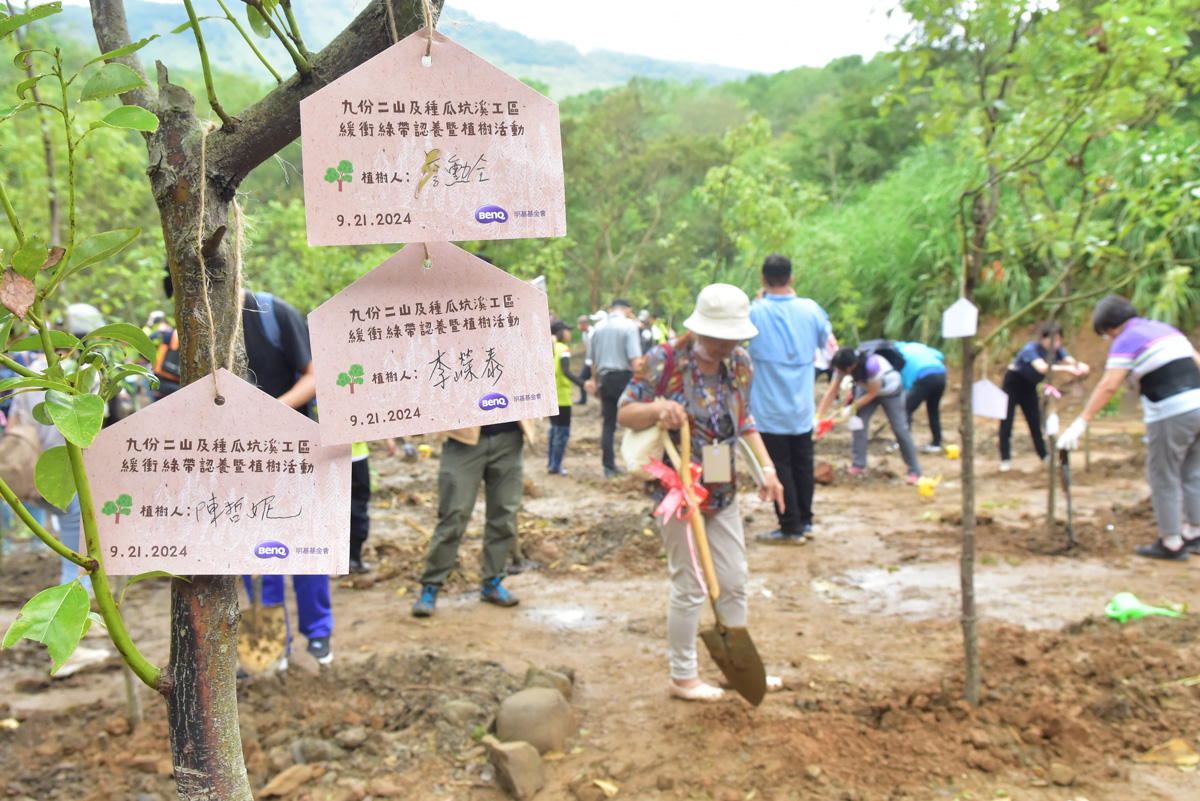 <br />
<b>Notice</b>:  Undefined index: msg_title in <b>/home/gibenqfo/public_html/modules/feature-slider_benq_detail.php</b> on line <b>54</b><br />
