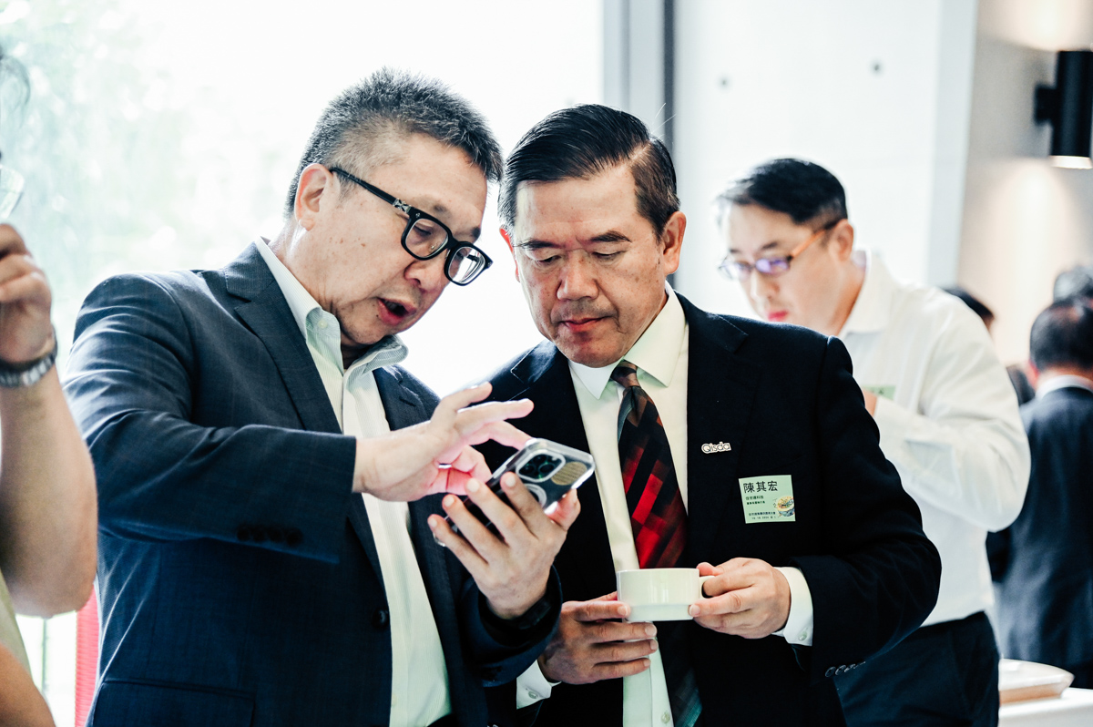 <br />
<b>Notice</b>:  Undefined index: msg_title in <b>/home/gibenqfo/public_html/modules/feature-slider_benq_detail.php</b> on line <b>54</b><br />
