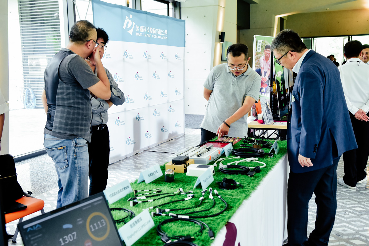 <br />
<b>Notice</b>:  Undefined index: msg_title in <b>/home/gibenqfo/public_html/modules/feature-slider_benq_detail.php</b> on line <b>54</b><br />
